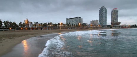 Praia da Barceloneta, em Barcelona Praia da Barceloneta, em Barcelona