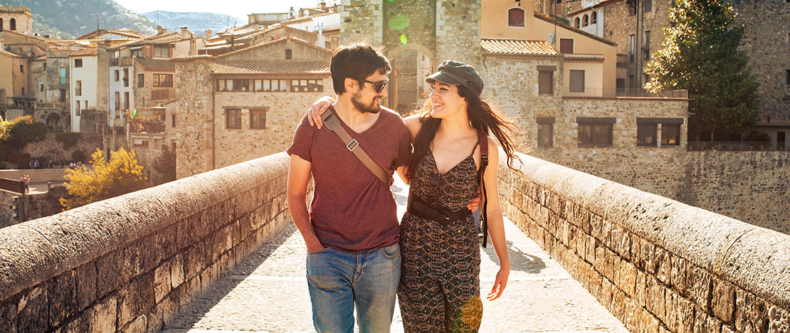 Casal na ponte romana em Besalú