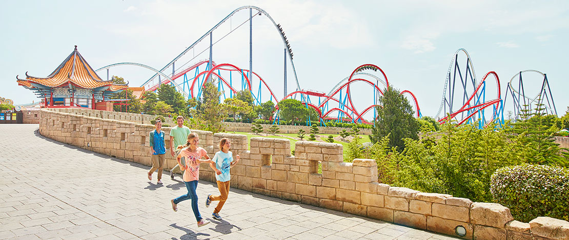 Area dedicata alla Cina a Port Aventura, Catalogna