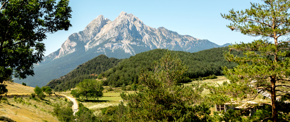 Vue de la montagne de Pedraforca dans le parc naturel de Serres de Cadí-Moixeró, Barcelone, Catalogne