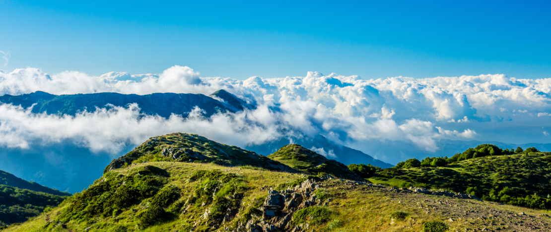 Vue depuis le sommet de la montagne Matagalls dans le parc naturel du Montseny, Barcelone, Catalogne
