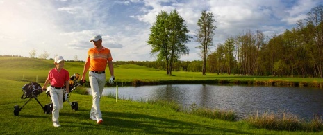 Playing golf as a family Playing golf as a family