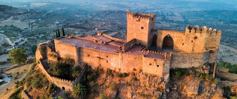 Luna Castle in Alburquerque, Badajoz Luna Castle in Alburquerque, Badajoz