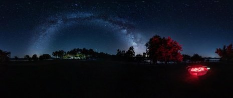 エクストレマドゥーラ州カセレス県グラナディージャにあるエル・アニージョから望む夜景 エクストレマドゥーラ州カセレス県グラナディージャにあるエル・アニージョから望む夜景