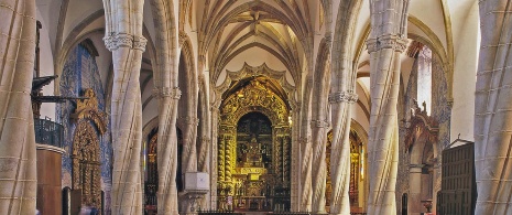 Interior de la iglesia de Santa María en Olivenza. Badajoz Interior de la iglesia de Santa María en Olivenza. Badajoz