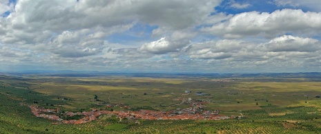 Llanura de La Siberia. Puebla de Alcocer. Badajoz Llanura de La Siberia. Puebla de Alcocer. Badajoz