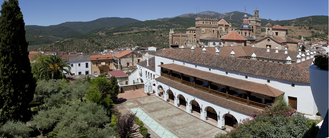 Vista exterior del Parador de Guadalupe 