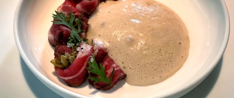 Danie z restauracji Atrio należącej do Toño Péreza w Cáceres, Estremadura Danie z restauracji Atrio należącej do Toño Péreza w Cáceres, Estremadura