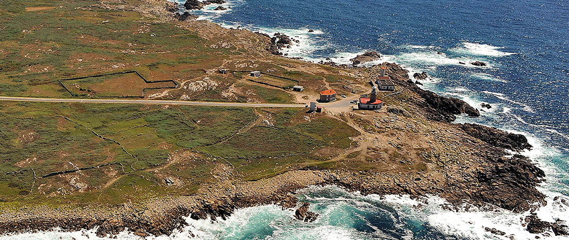 Vista aérea do Farol de Corrubedo, La Coruña Vista aérea do Farol de Corrubedo, La Coruña