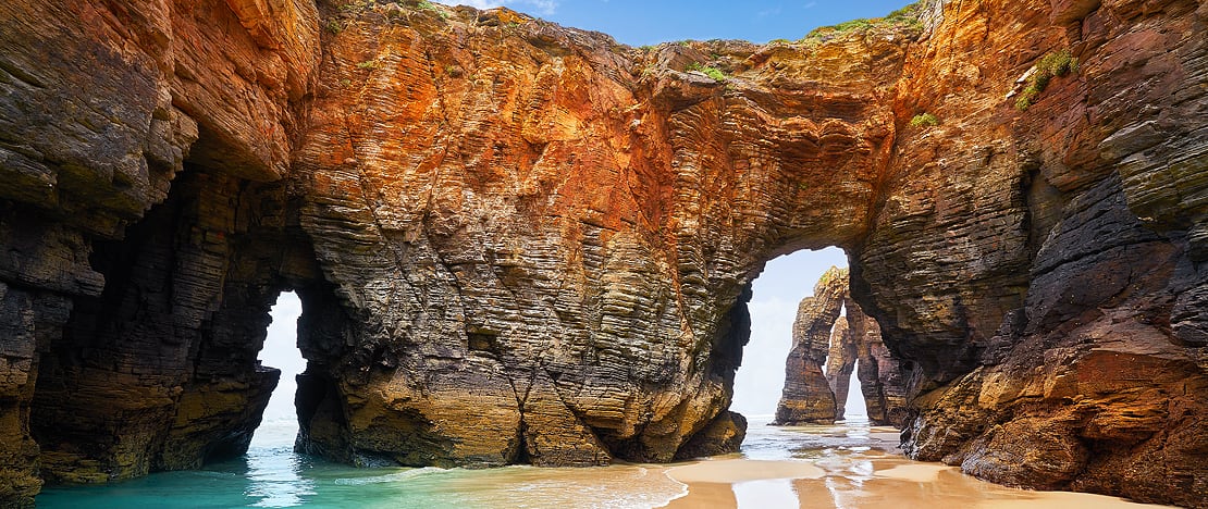 Detailansicht des Strands Las Catedrales in Ribadeo in Lugo, Galicien Detailansicht des Strands Las Catedrales in Ribadeo in Lugo, Galicien