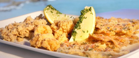 Fresh fried fish served at the Parador de Cádiz Fresh fried fish served at the Parador de Cádiz