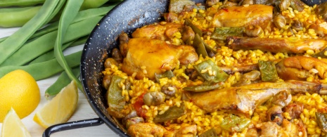 Paella valenciana Paella valenciana