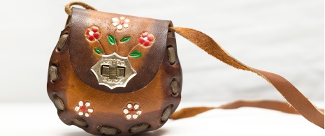Leather bag with painted flowers Leather bag with painted flowers