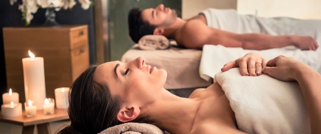 Paar in einem Spa Paar in einem Spa