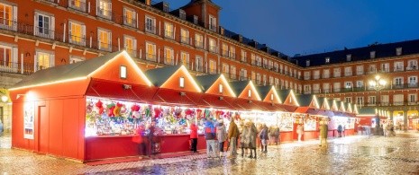 Weihnachtsmarkt auf der Plaza Mayor in Madrid Weihnachtsmarkt auf der Plaza Mayor in Madrid