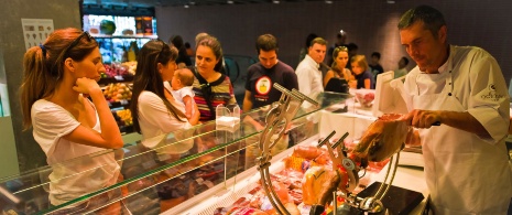 Markthalle San Antón, Madrid Markthalle San Antón, Madrid
