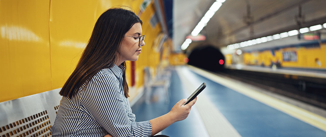 Tourist in der Metro von Madrid