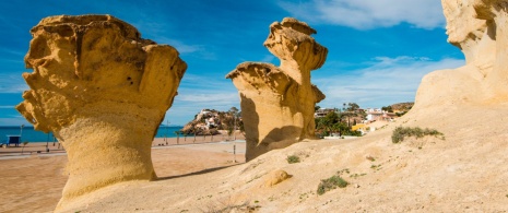 Erosionen am Strand von Bolnuevo in Murcia Erosionen am Strand von Bolnuevo in Murcia