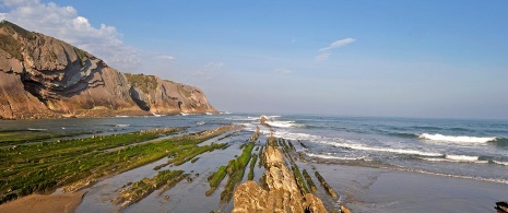 Acantilados del Flysch. Acantilados del Flysch.