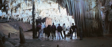 Grotta di Pozalagua, Biscaglia Grotta di Pozalagua, Biscaglia