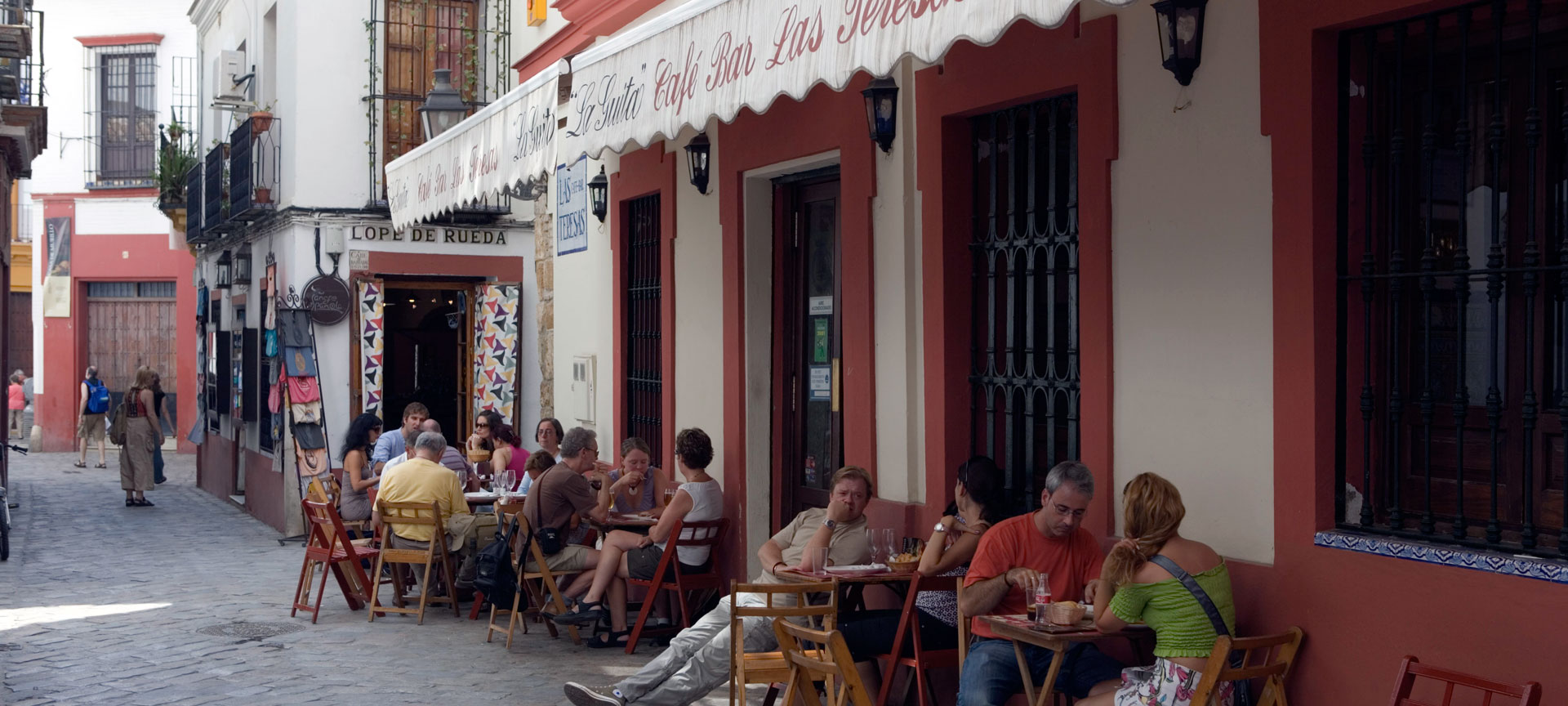 Straßencafés im Stadtviertel Santa Cruz, Sevilla