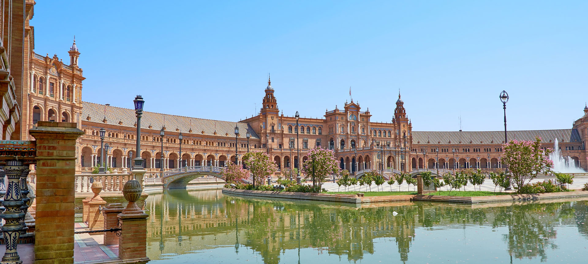 スペイン広場の全景。セビリア
