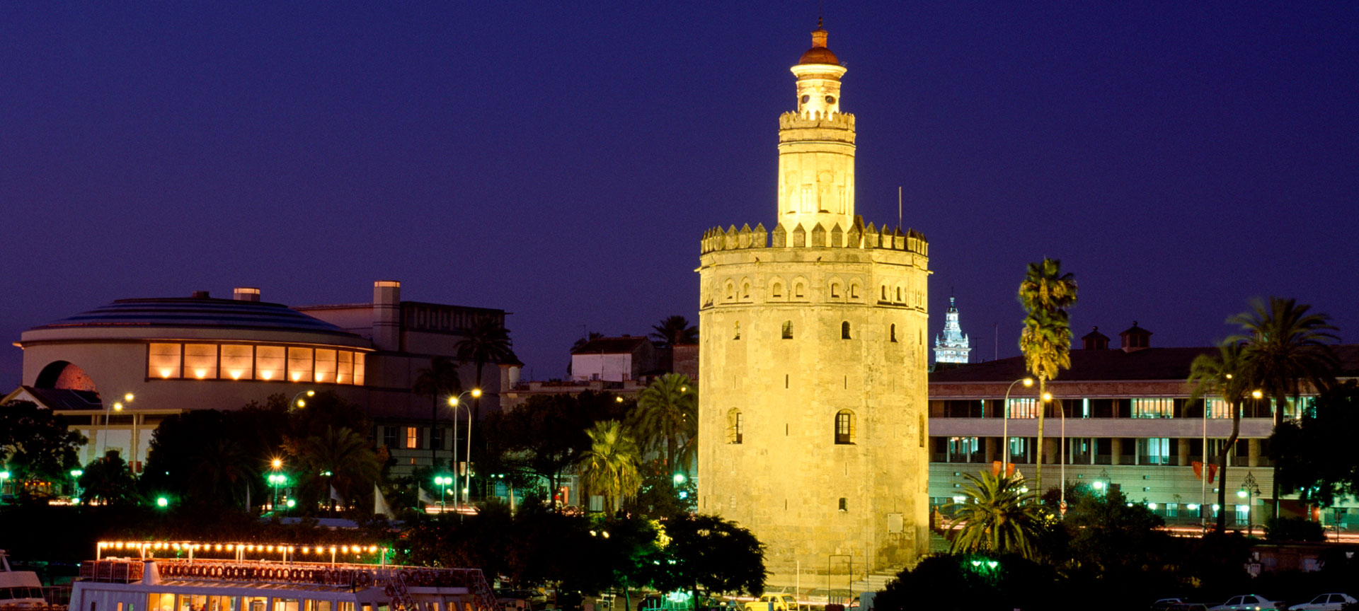 Vista noturna da Torre do Ouro, Sevilha