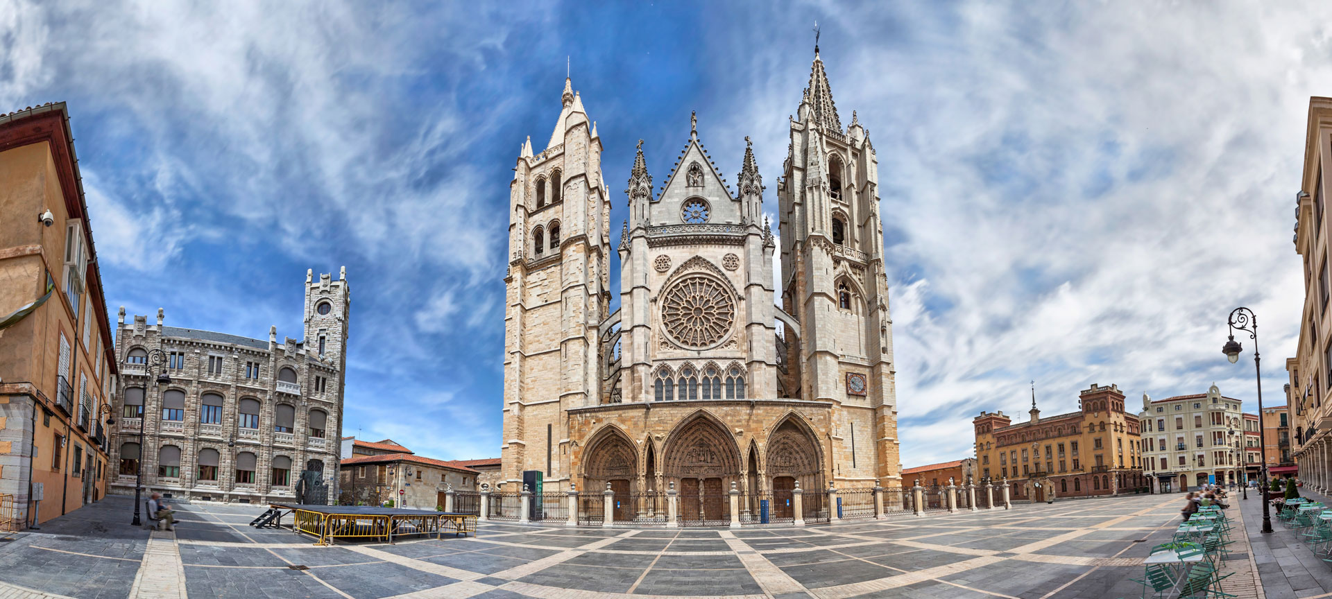 Façade of León Cathedral