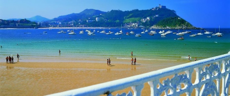 La Concha beach, San Sebastian La Concha beach, San Sebastian