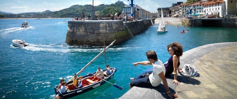 Boats leaving San Sebastian port Boats leaving San Sebastian port
