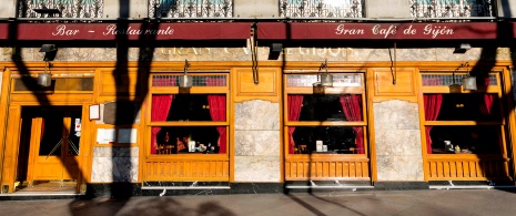 Fassade des Café Gijón, Madrid Fassade des Café Gijón, Madrid