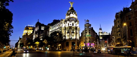 Gran Vía at night, Madrid Gran Vía at night, Madrid